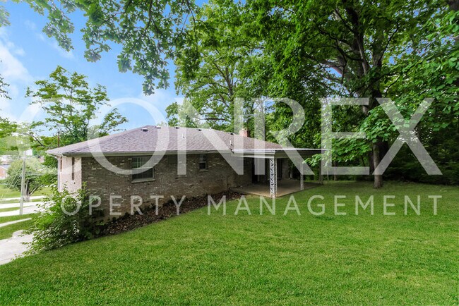 Building Photo - Great 3 Bedroom in Cleves