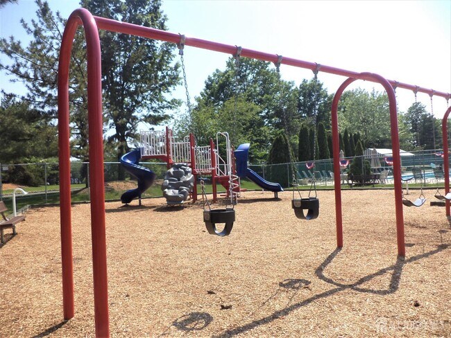 Building Photo - 161 Applegate Ln