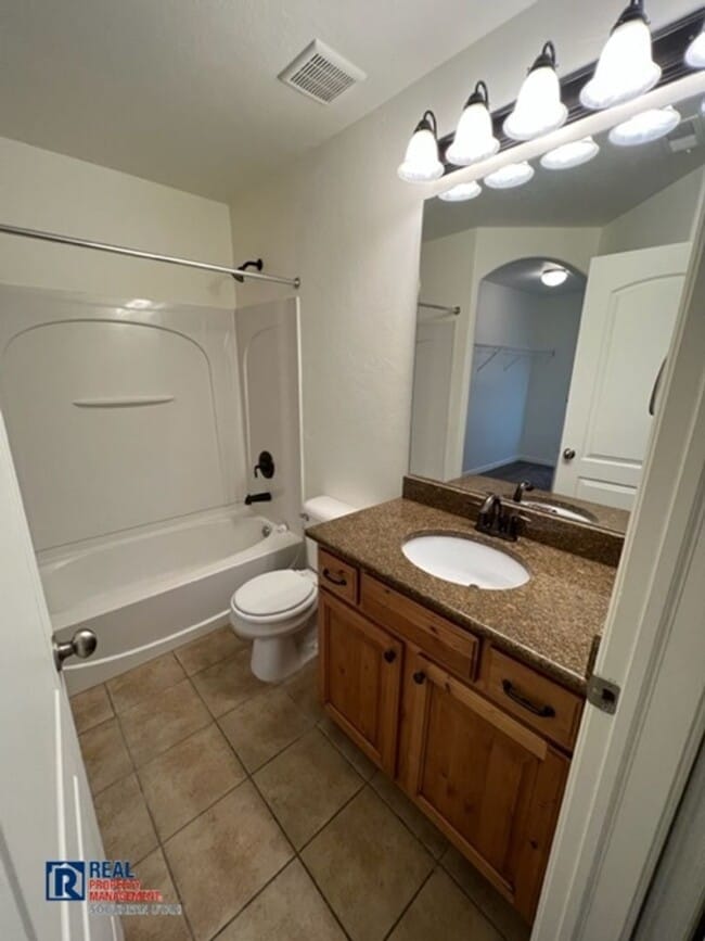 Building Photo - Cottages at Fossil Hills