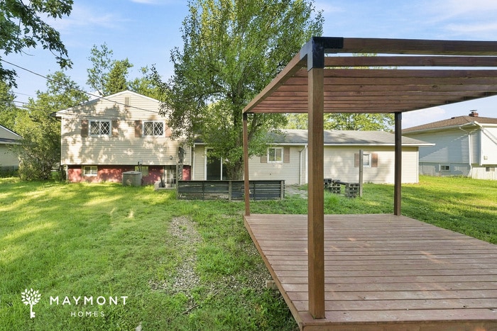 Building Photo - 5583 Meadow Ln