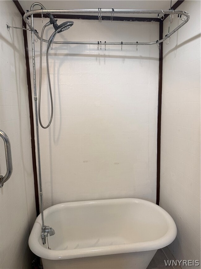 Building Photo - 344 Elmwood Ave