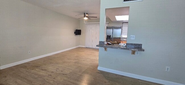 Building Photo - ucvilla7