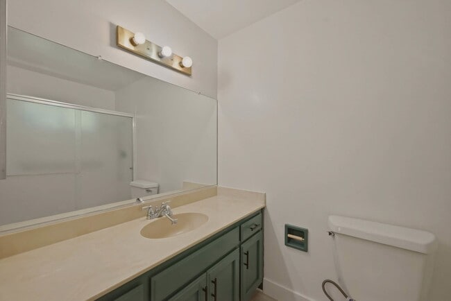 Building Photo - 25 Miwok Ct