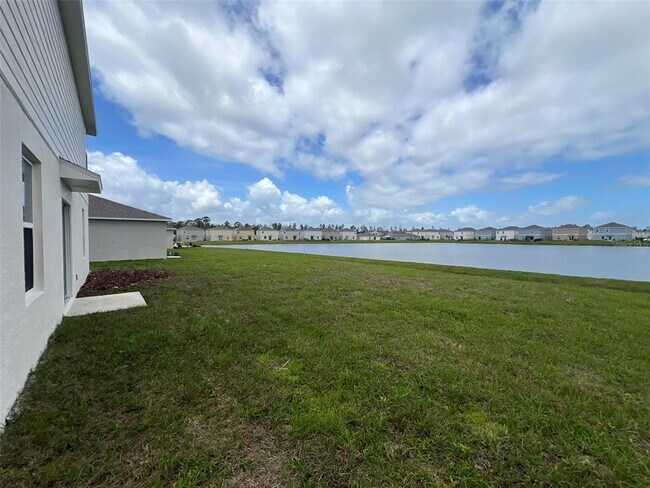 Building Photo - 5126 Magnolia Palm Dr