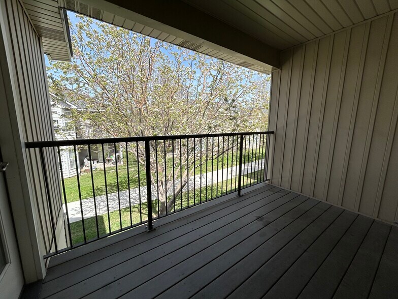 Building Photo - 11854 W Clover Field Ln