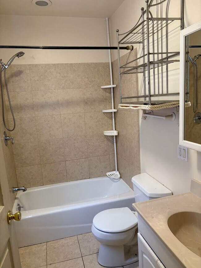 Building Photo - California St