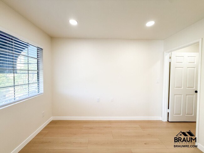 Building Photo - 11228 Huston St