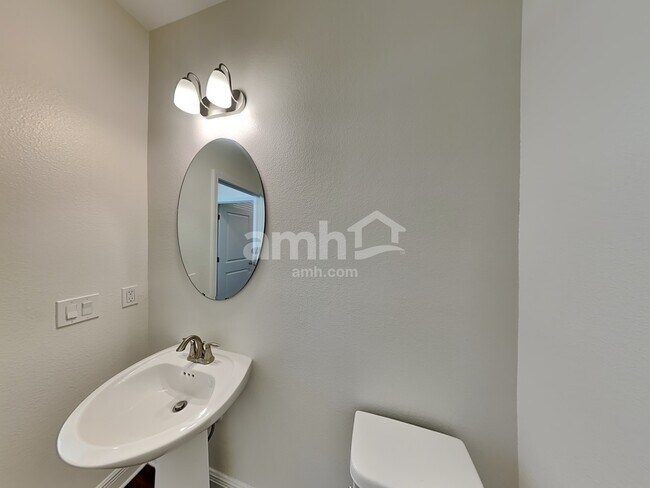 Building Photo - 761 Zarabrooke Ct