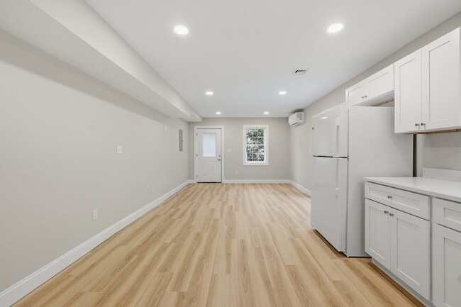 Building Photo - 104 Hilltop Dr