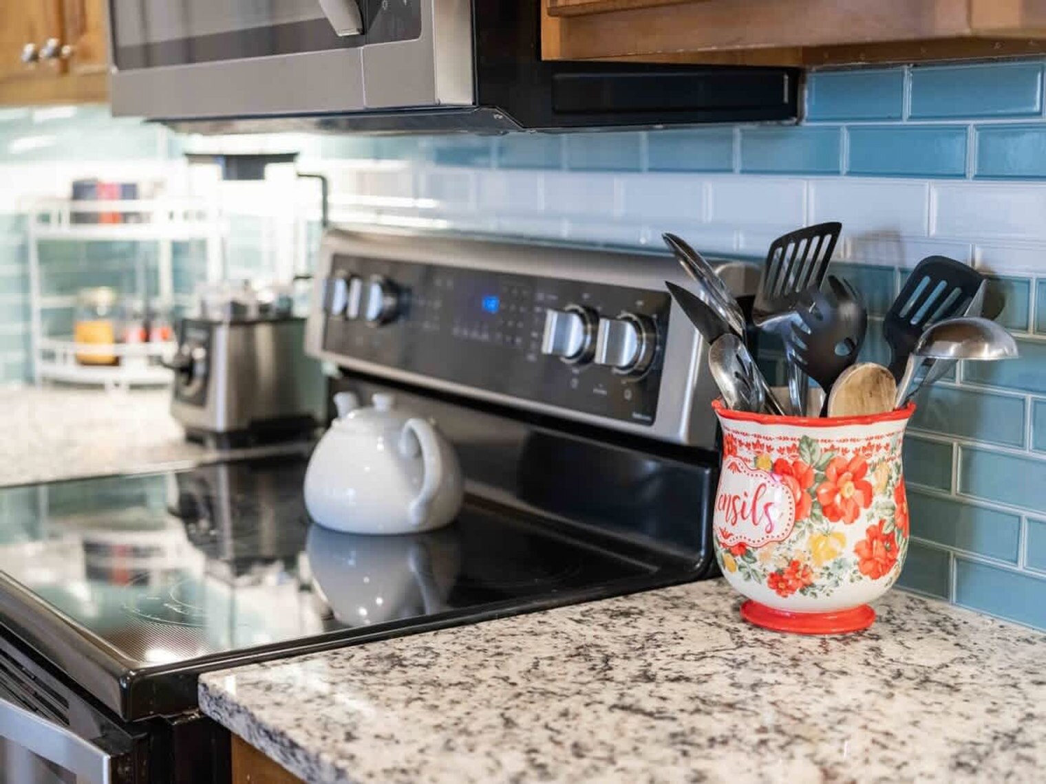 Building Photo - 2110 Loren Cir