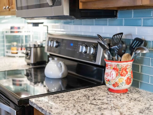 Building Photo - 2110 Loren Cir