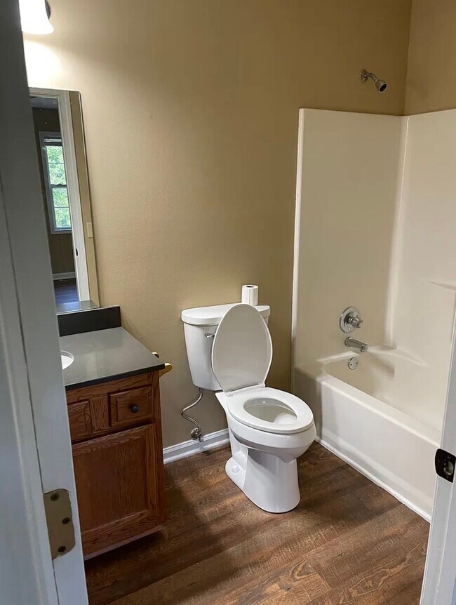 Building Photo - 928 Nottingham Dr