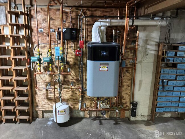 Building Photo - 8 Montclair Ave