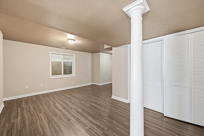 Building Photo - $2,620.95 with $300 off the first month's rent, 5 Beds - 3.5 Bath, Single Family Home in Colorado...