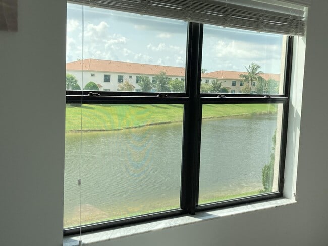 Building Photo - 10092 Brickhill Dr