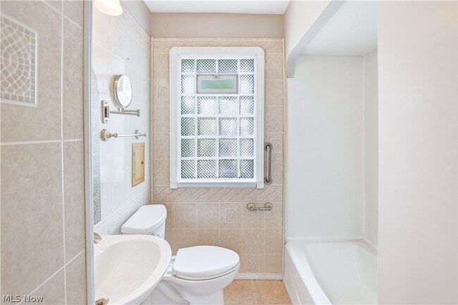 Building Photo - 2808 Portman Ave