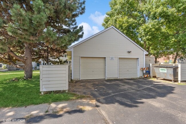 Building Photo - Charming Renovated Home with Modern Amenit...