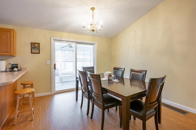 Building Photo - 4 Myopia Ln