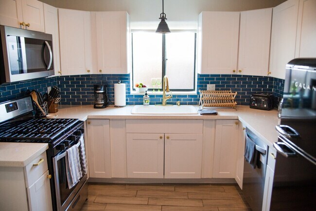 Building Photo - 1314 S 8th Ave