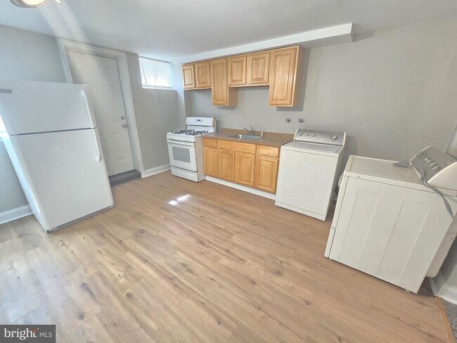 Building Photo - 3908 Erdman Ave