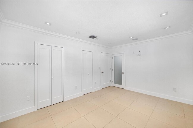 Building Photo - 4604 SW 159th Ave