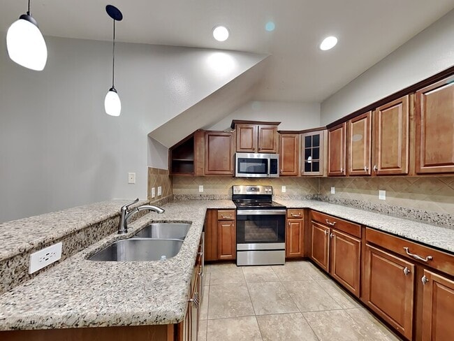 Building Photo - 9068 Shepton St