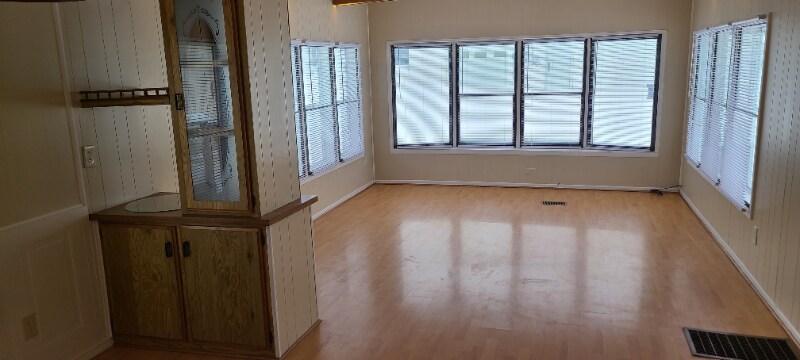 Building Photo - 2540 Colonial Ave