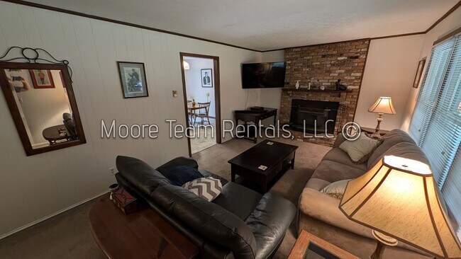 Building Photo - 3/2.5 House Near Brevard - Furnished or Unfurnished