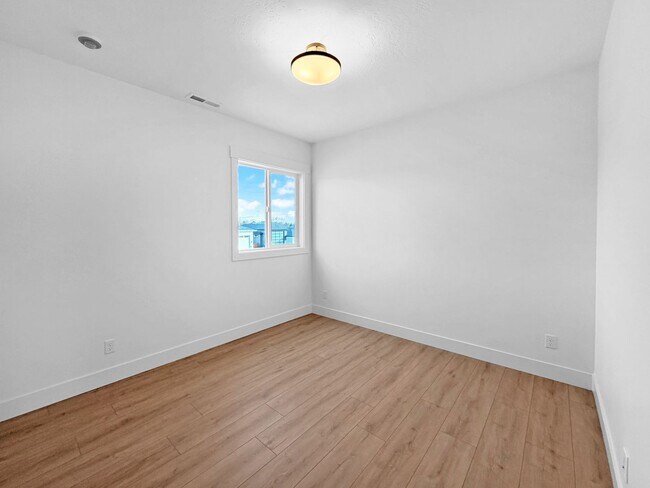 Building Photo - Pet-Friendly Luxury: New 4BD Construction with 2 Dedicated Offices in Eagle’s Centerra Community