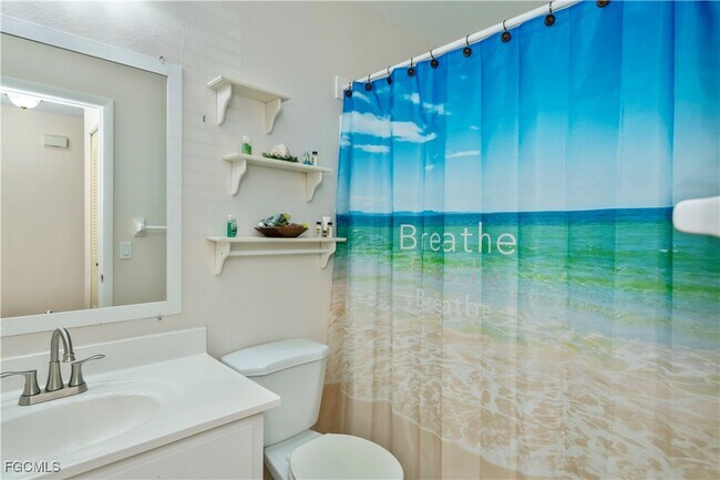 Building Photo - 4001 E Sunflower Cir