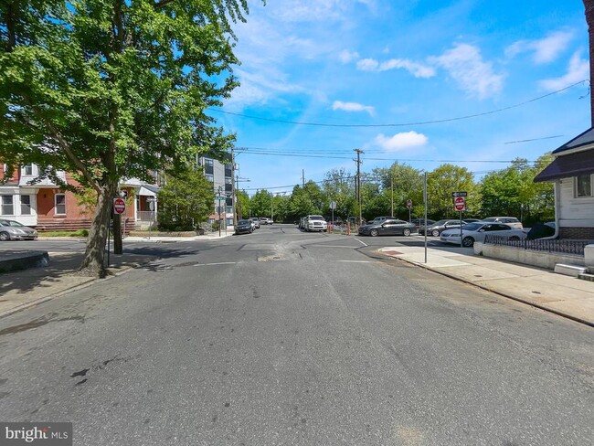 Building Photo - 637 N 32nd St
