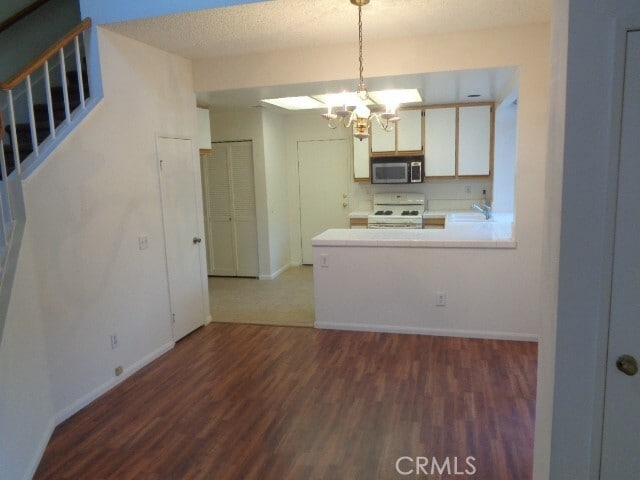 Building Photo - 13210 Royalcrest Ct