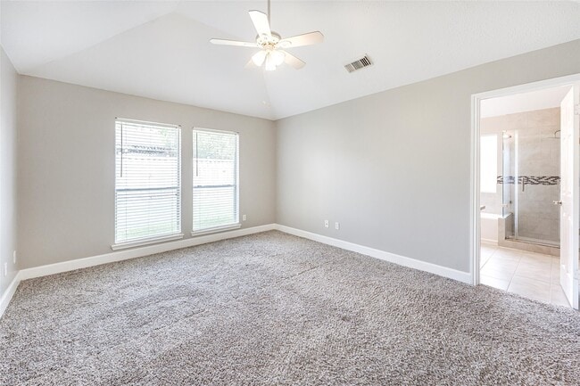 Building Photo - 7015 Yardley Dr