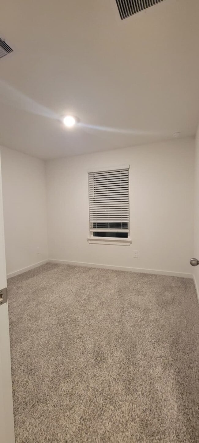 Building Photo - 3566 Blue Mockingbird St