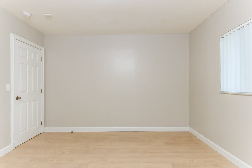 Building Photo - 22025 Flanders Ct