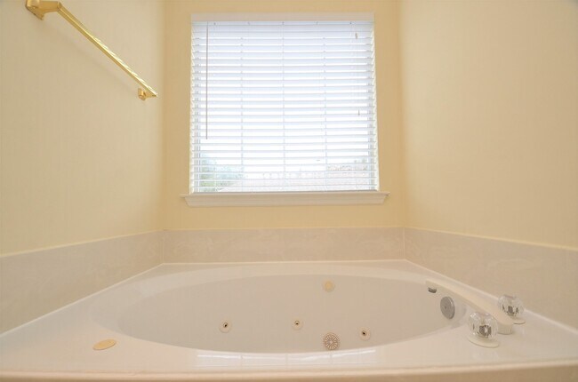 Building Photo - 1218 Irish Mist Ct