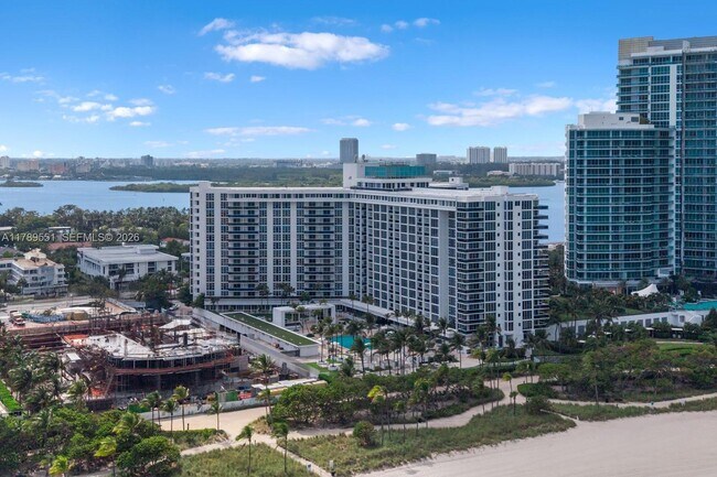 Building Photo - 10275 Collins Ave