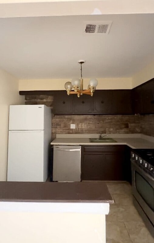 Building Photo - 2721 S 76th St