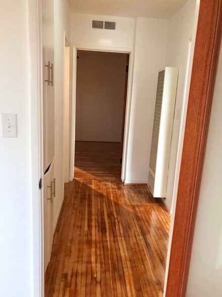 Building Photo - 4425 Maplewood Ave