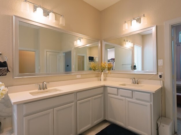 Building Photo - 5823 Ash Vly Dr