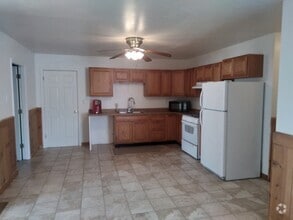 Building Photo - 732 Clovis Ave