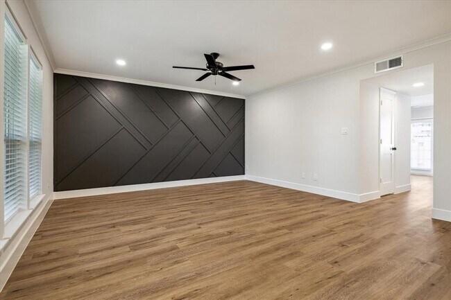 Building Photo - 2315 Triway Ln
