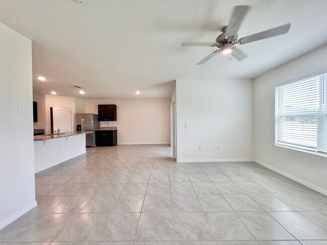 Building Photo - 632 Autumn Stream Dr