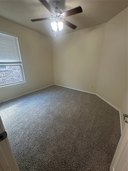 Building Photo - 2412 Michelle Creek Dr
