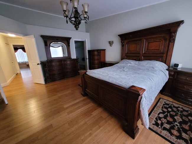 Building Photo - 2075 College Green Dr