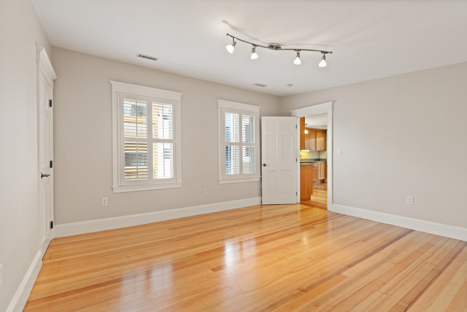 Building Photo - 159 5th St