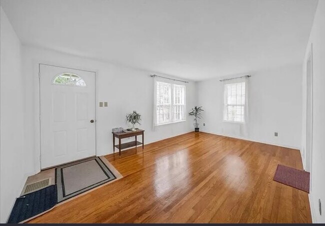 Building Photo - 328 Leroy Ave