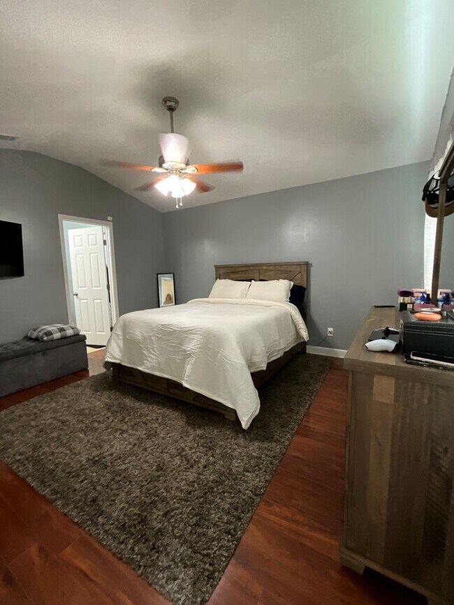 Building Photo - Godley Station Schools