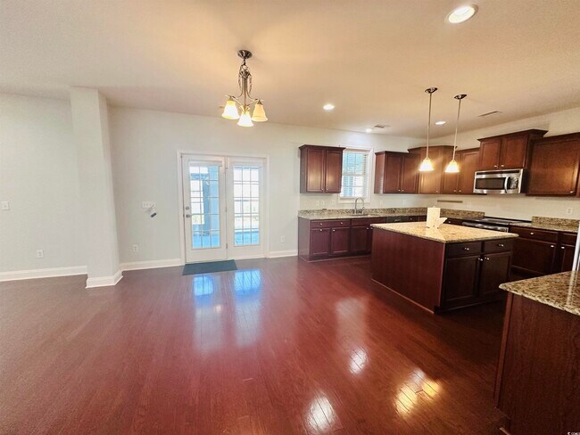 Building Photo - 634 Plantation Oaks Dr