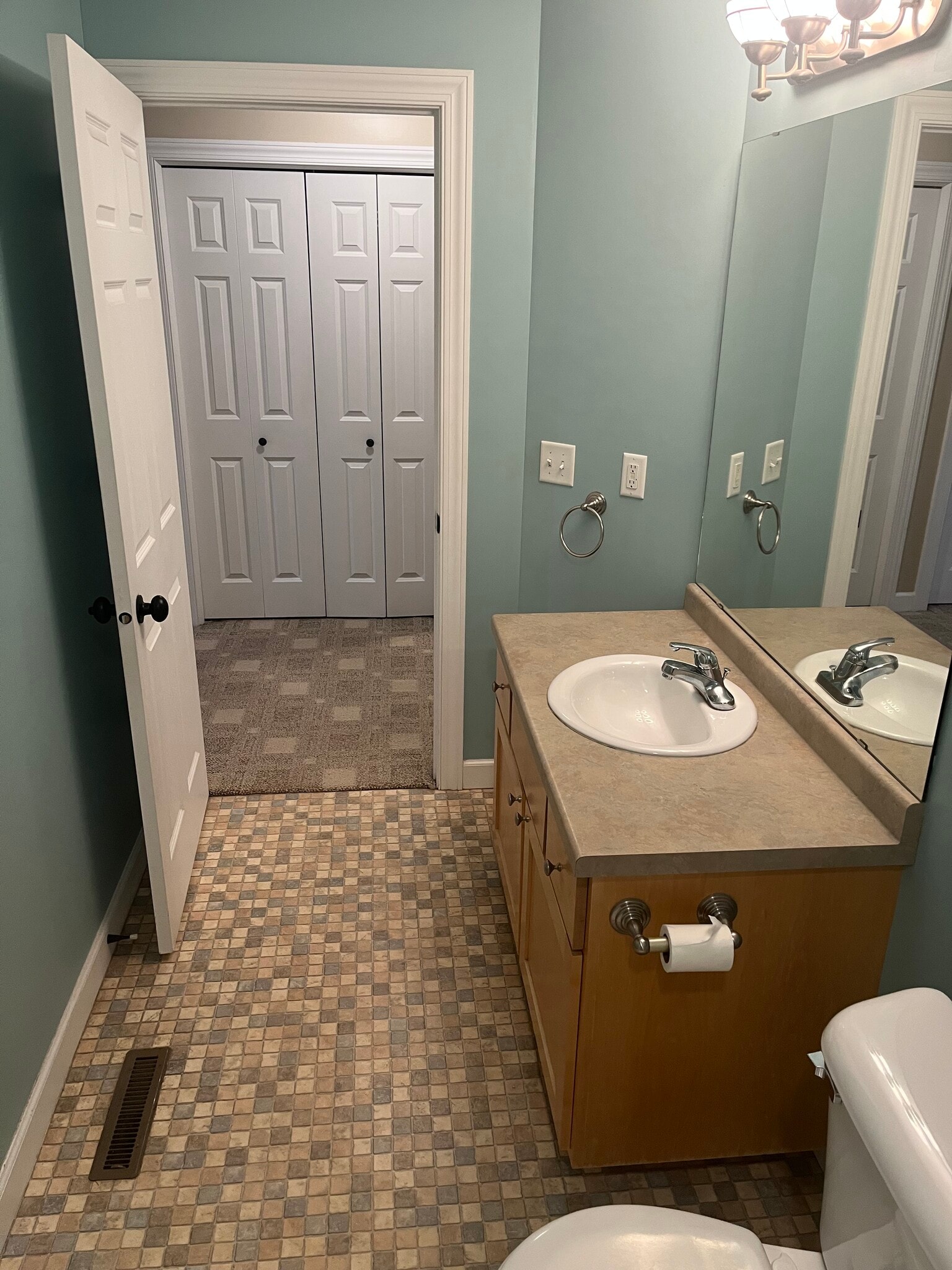 Upstairs Bathroom - 1736 Bennett St